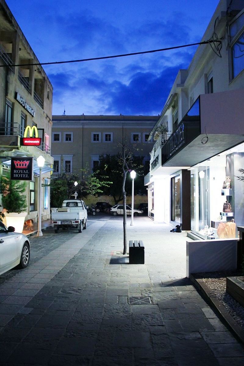 מלון דירות Royal Centre 2*